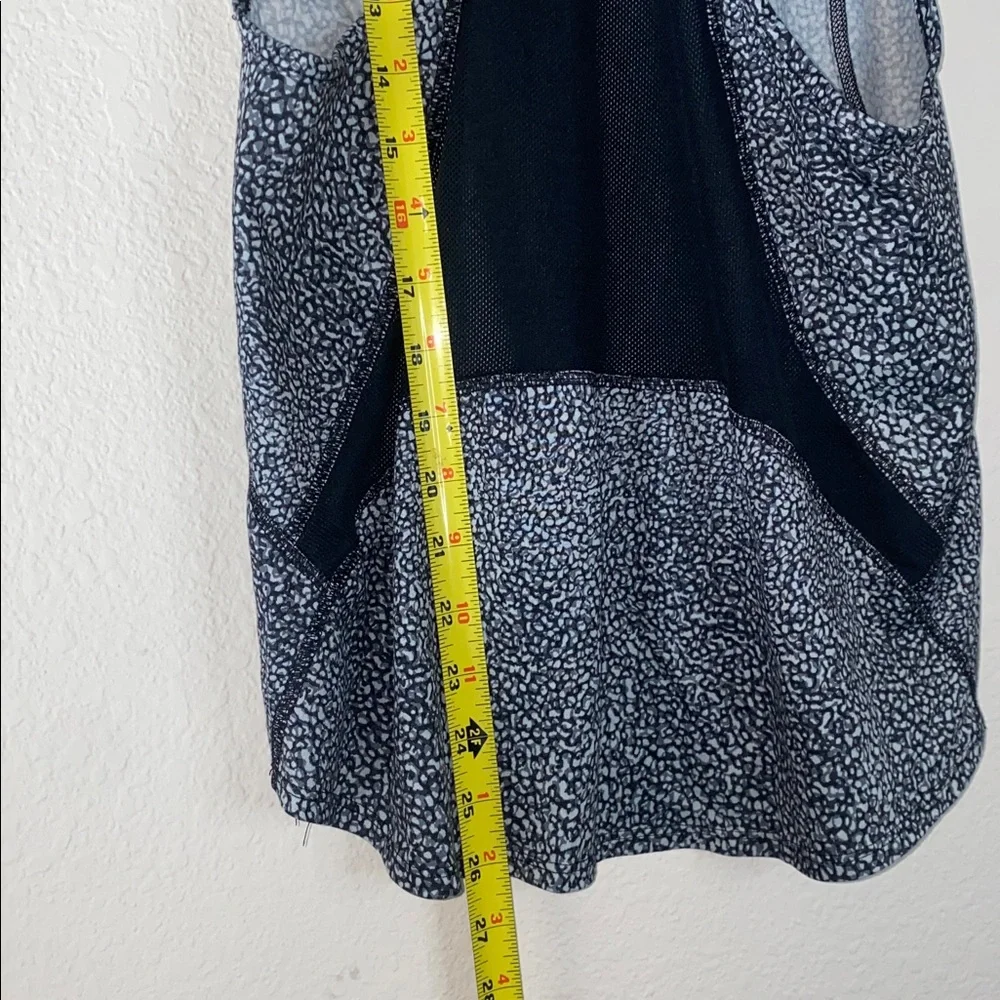 🪼Nike Dri FIT training tank top with speckled pattern & black mesh throughout! - Picture 9 of 11